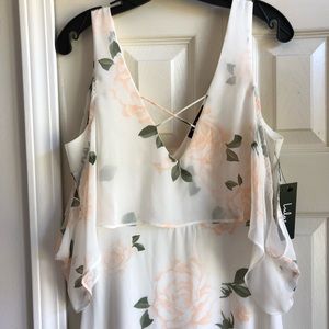 Lulu’s white floral maxi dress
